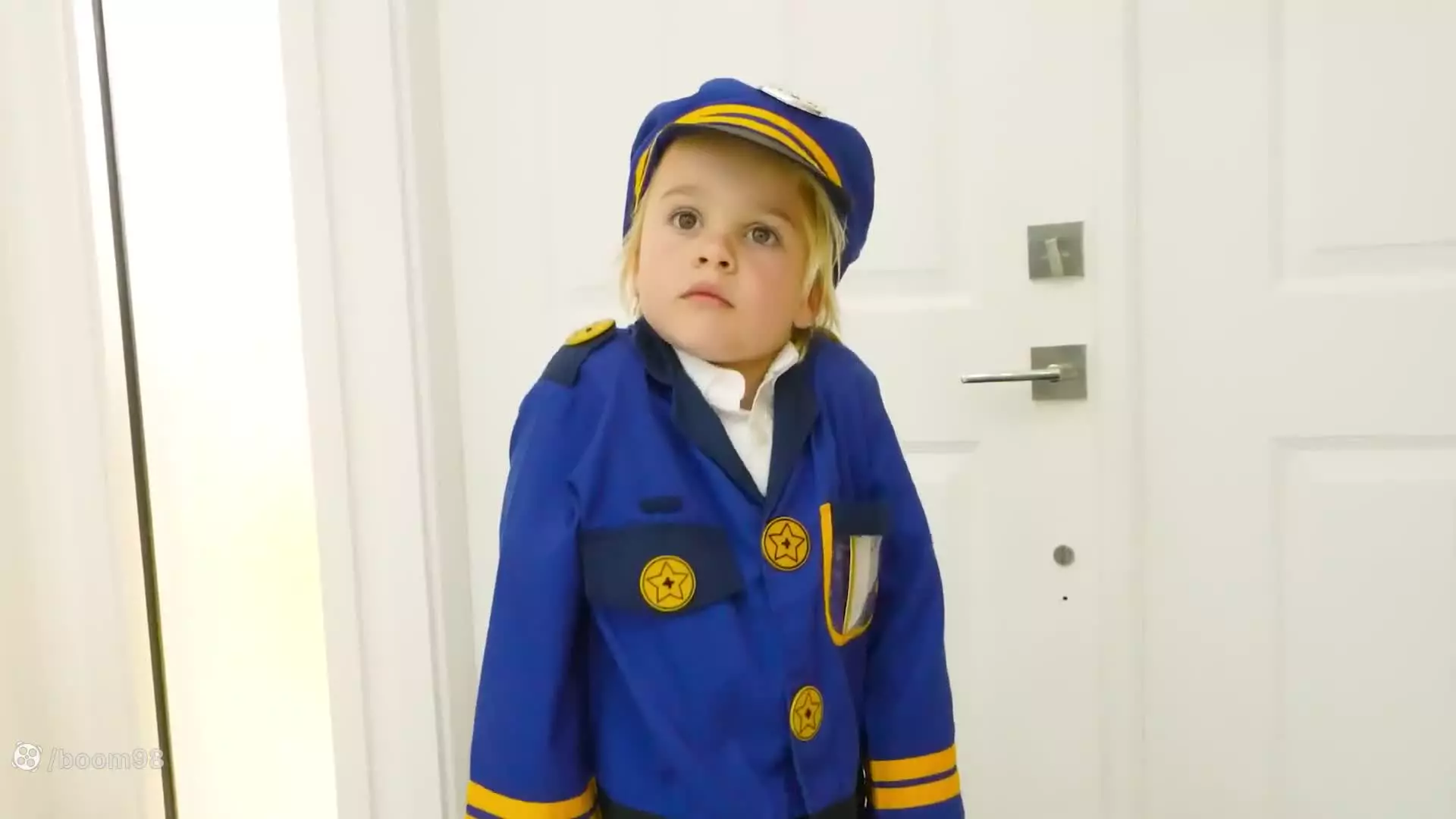 ولاد و نیکی-ولاد جدید-ولاد و نیکیتا-کارتون ولاد و نیکی جدید-ولاد بامزه-ولاد پلیس