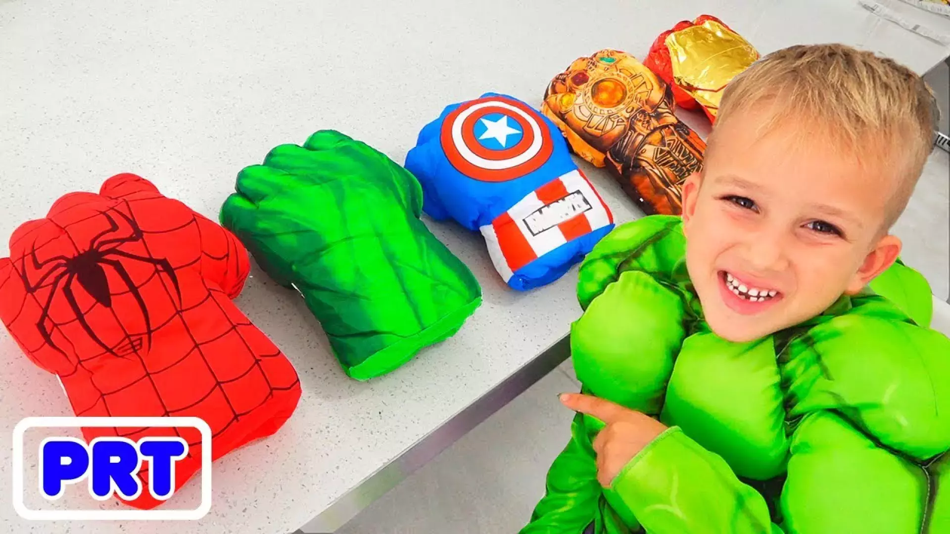 ولاد ونیکی در دنیای شگفت انگیز آبنبات ها/چالش های بامزه ولاد ونیکی با دوستان