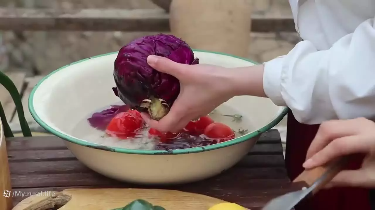 پخت نان رول پنیر در فر! چگونه با مقداری گوشت و پنیر یک غذای خوشمزه بپزیم؟