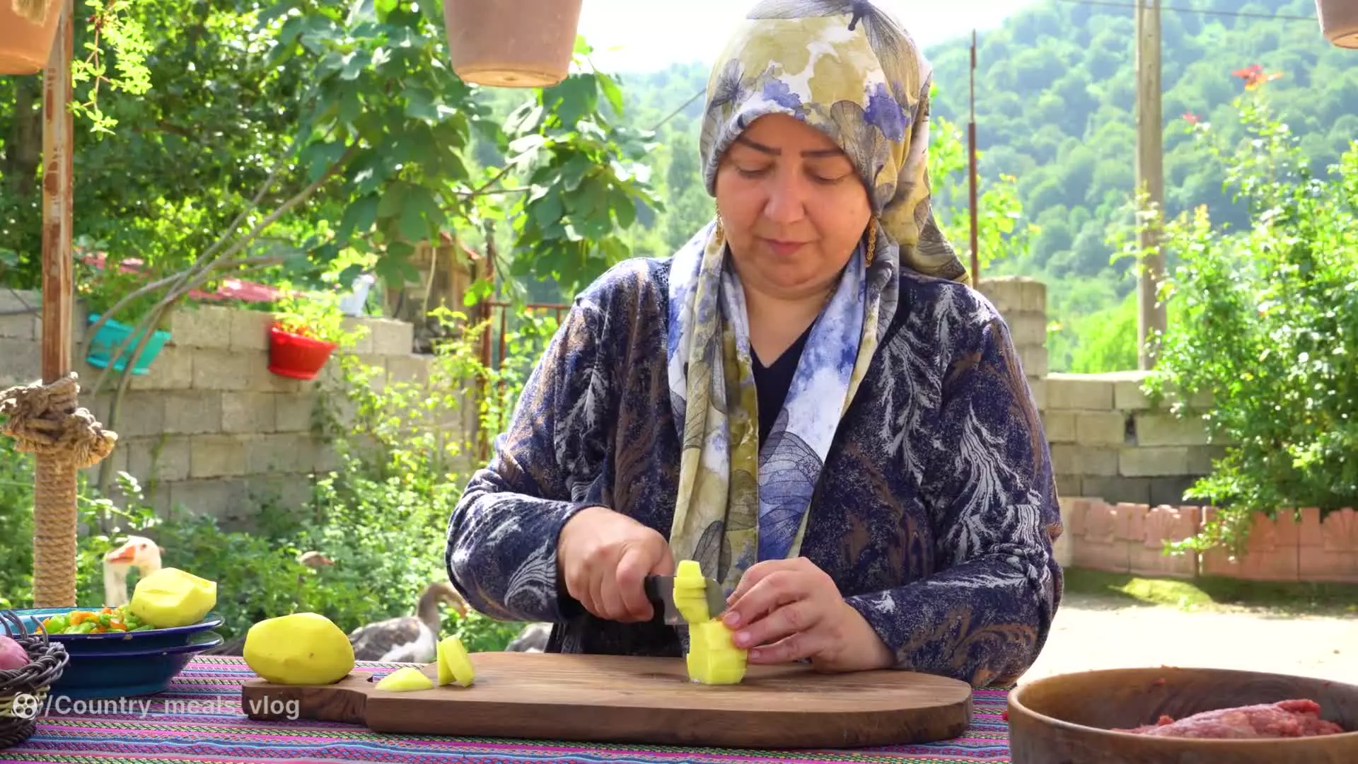 پای گوشت گاو یه غذای خاص - دستور پخت آسان - زندگی روستایی