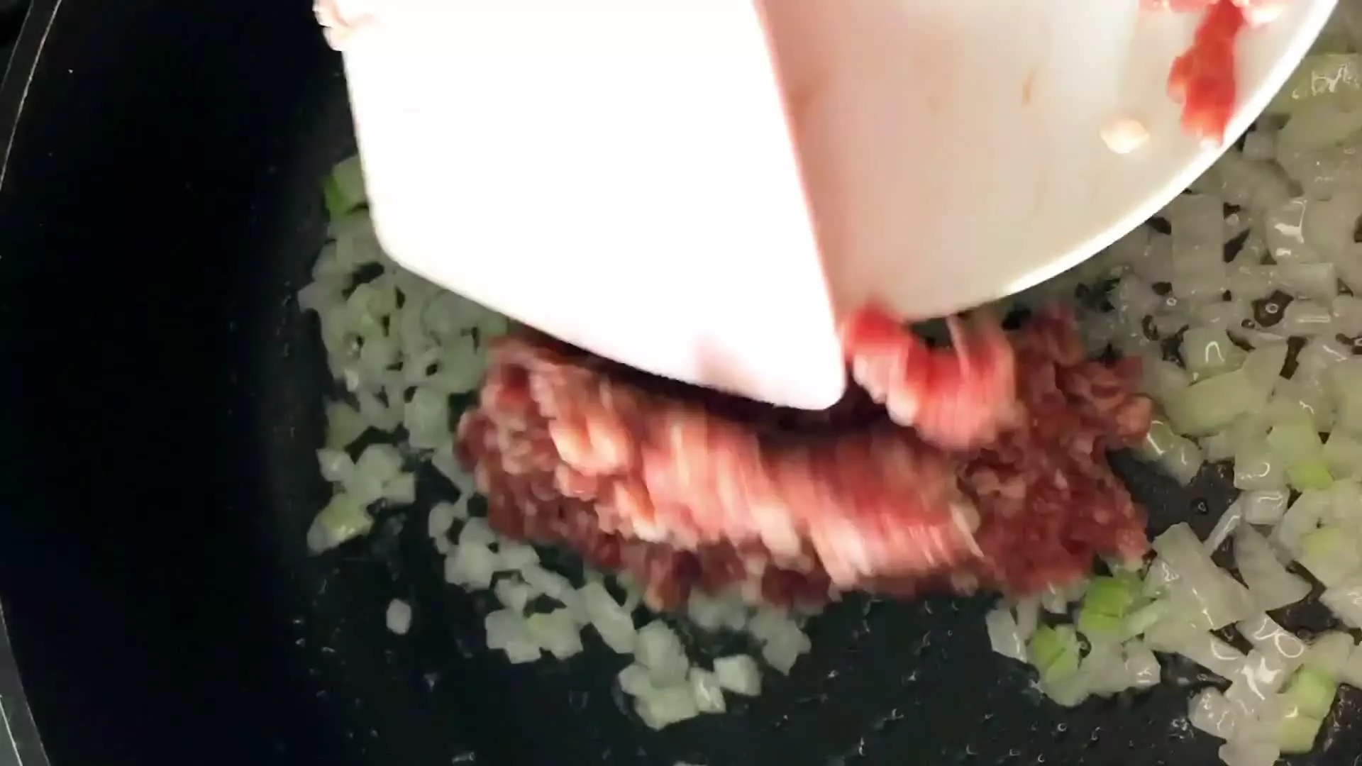 طرز تهیه غذای ساده و خوشمزه با گوشت چرخکرده / غذای آسان و فوری / آشپزی با هلن