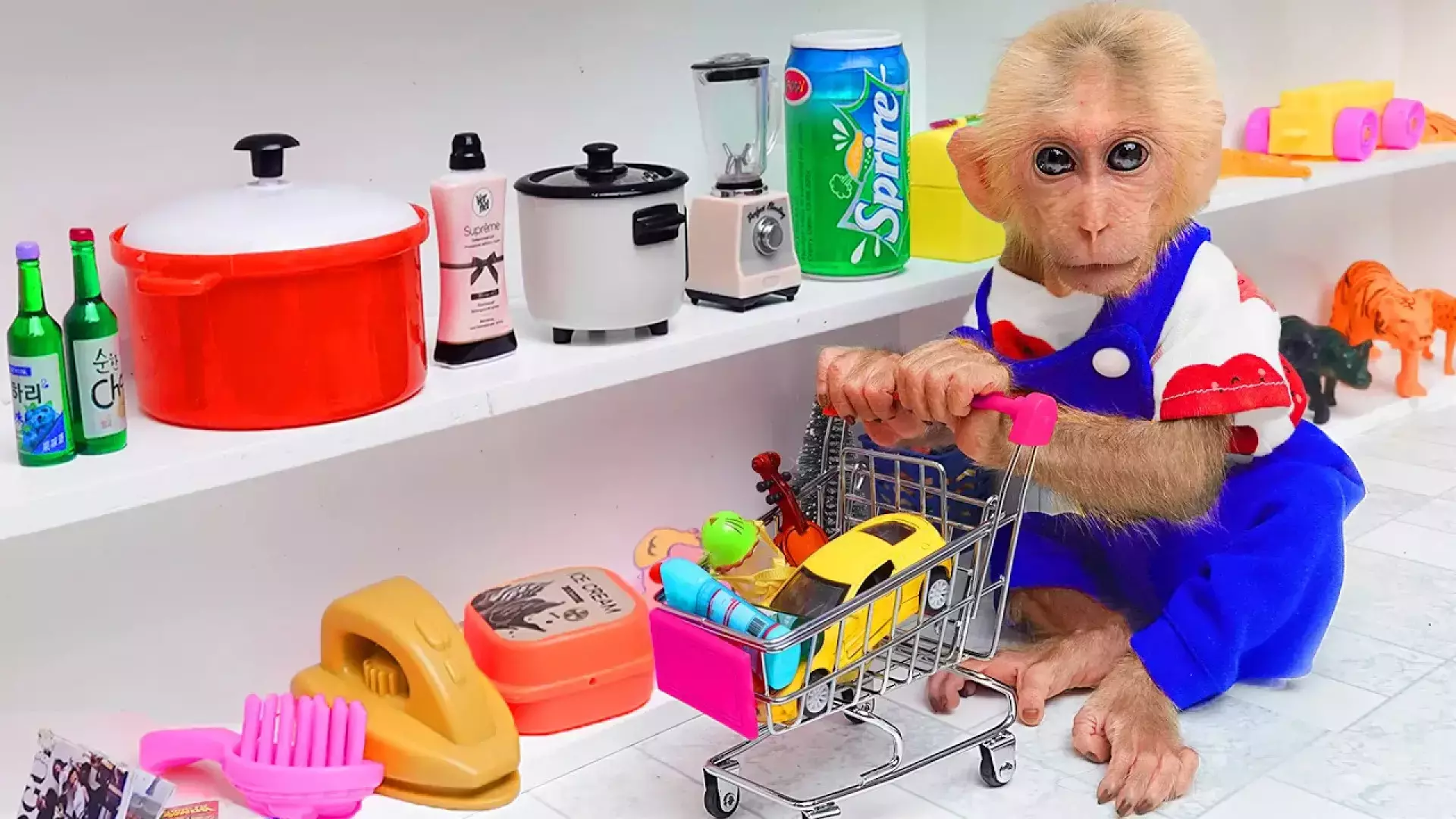 کارتون بچه میمون | میمون کوچولو در فروشگاه لوازم خانگی