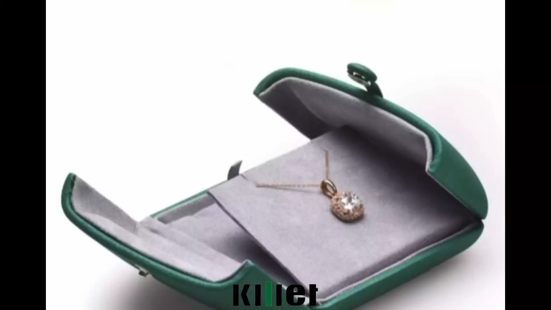 به نظرت چی باعث می‌شه یه انگشتر ساده، تو ویترین برق بزنه؟