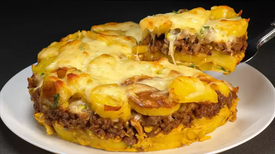 کیک سیب زمینی با گوشت چرخی غذای بسیار خوشمزه و عالی