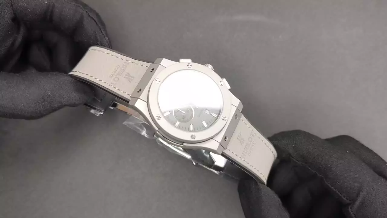 ساعت مردانه هابلوت کرنو لوکس آویز