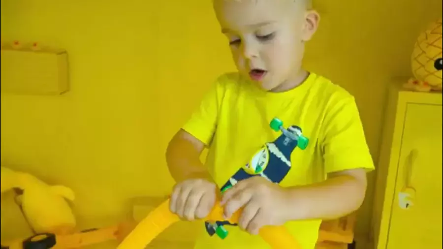 کارتون سرگرمی /برنامه کودک ولاد و نیکی / چالش خانه بازی چهار رنگ