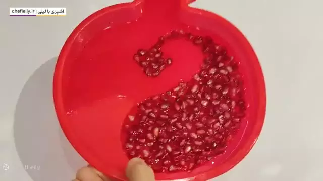 طرز تهیه ژله هندوانه / ژله هندوانه ۳ رنگ / ژله یلدایی / دسر شب یلدا