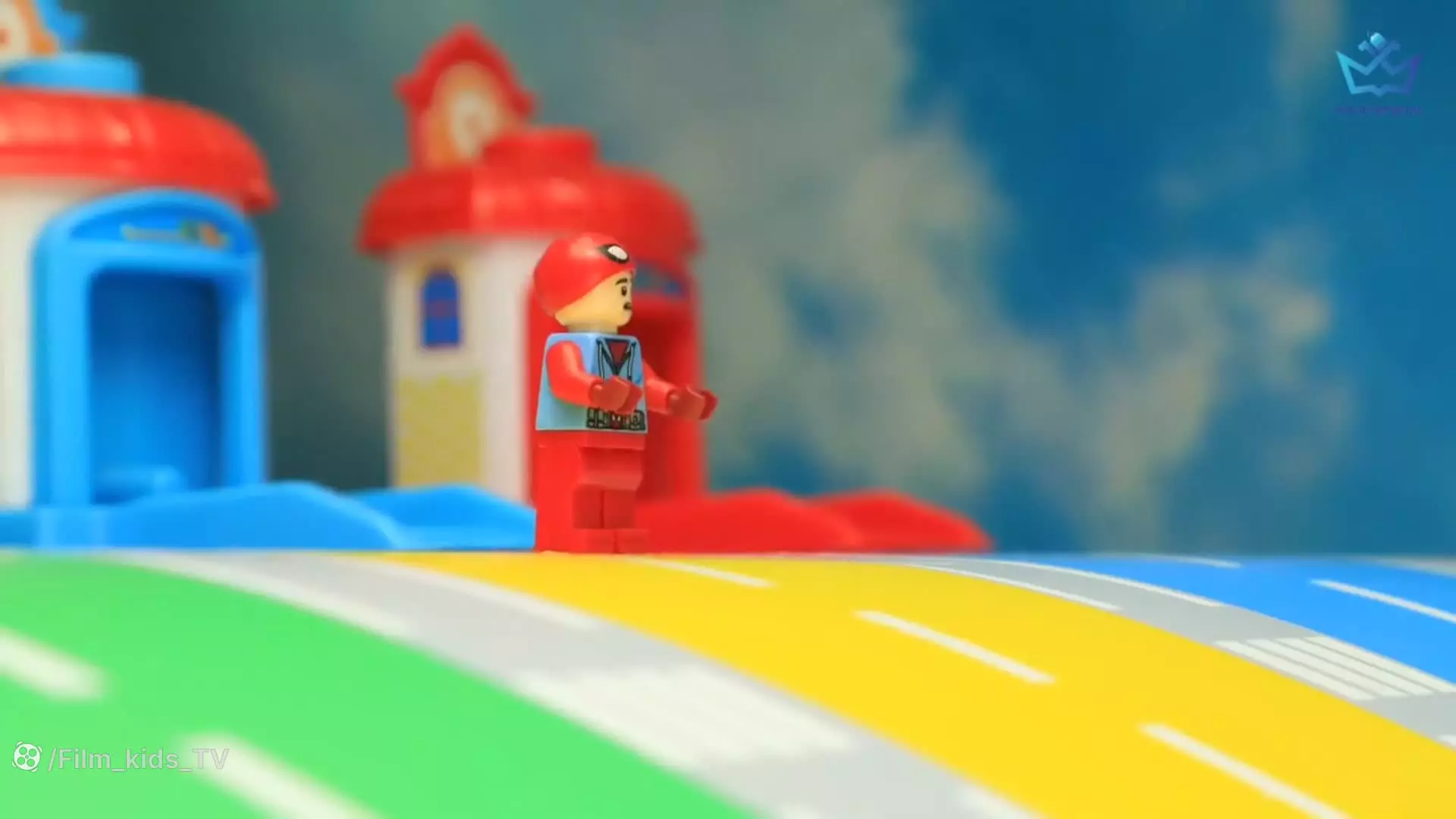 برنامه کودک ماشینها - کارتون ماشین بازی کودکانه جدید : اتوبوس های کوچولوی رنگی