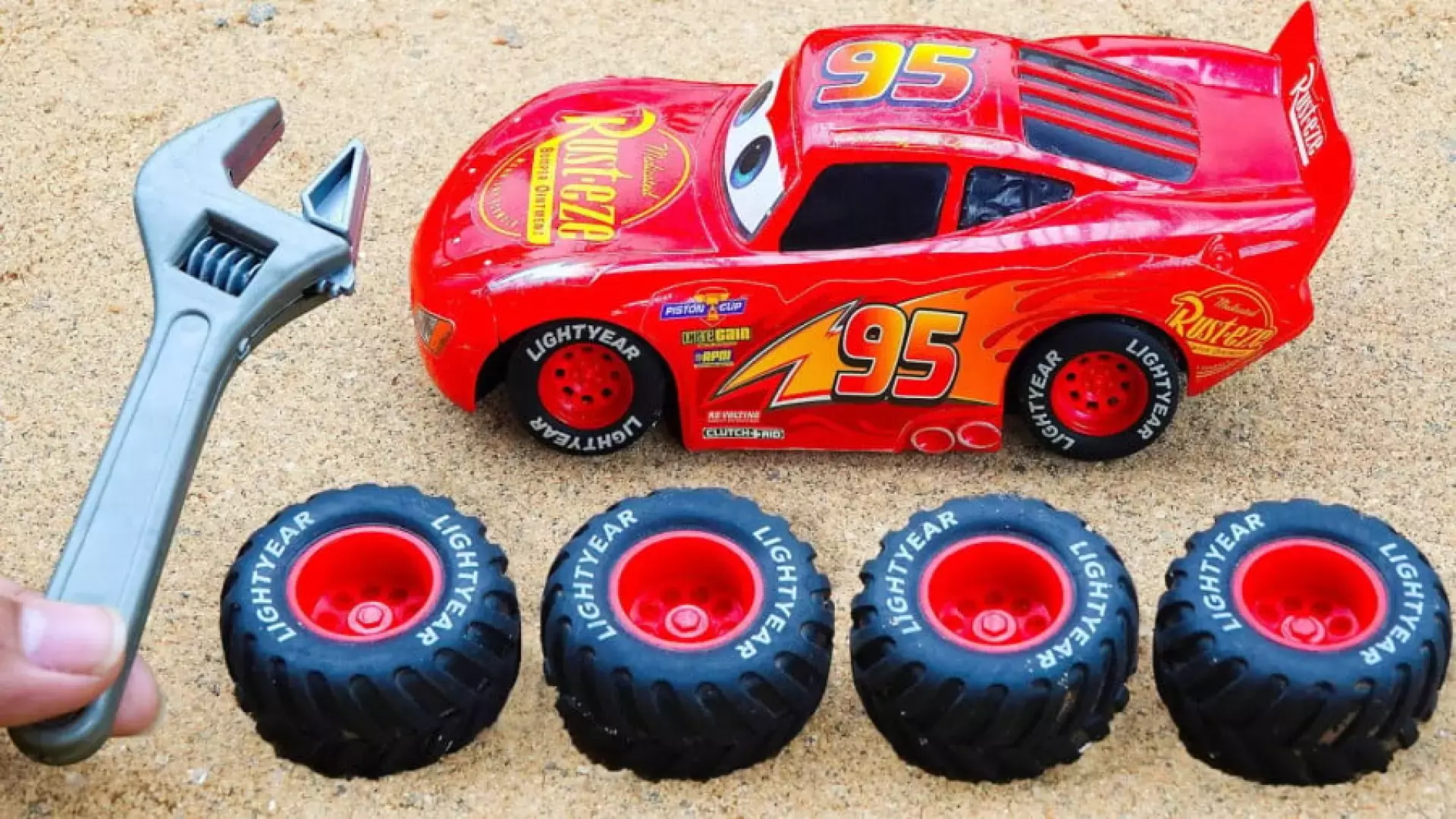 مسابقه سرعتی با کامیون مک کویین قرمز در ماشین بازی اندرویدی کودکانه جدید!