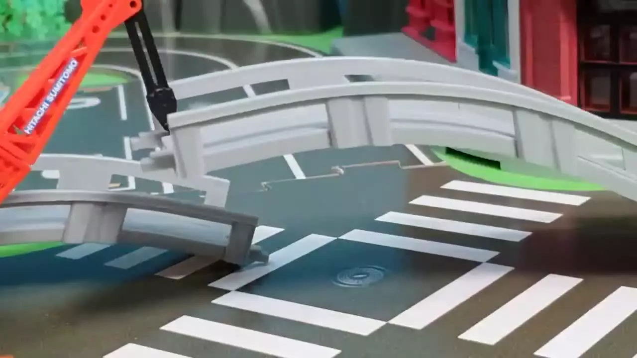 تصادف ماشین ها و ساخت اتوبان هوایی :: فیلم ماشین بازی کودکانه جدید