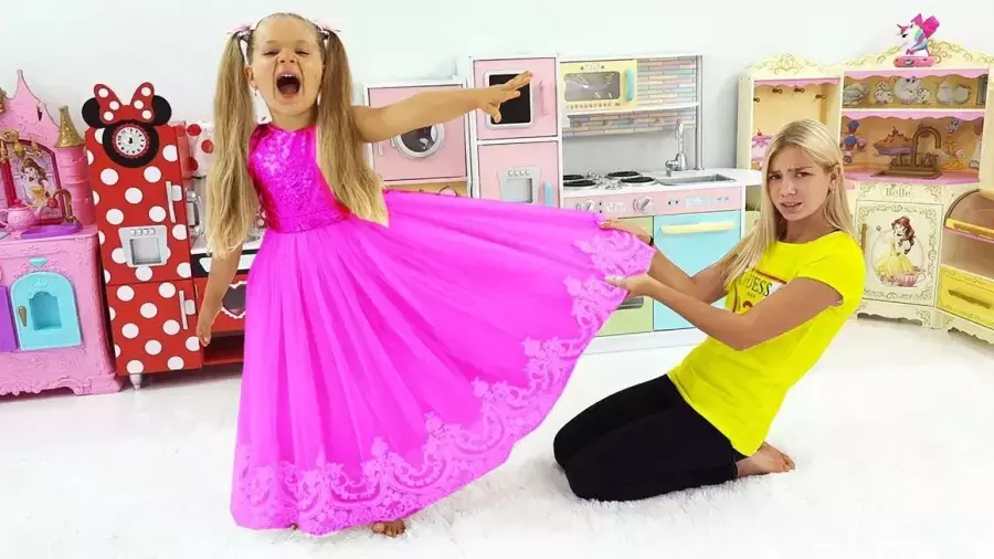 کارتون دیانا و روما: لحظات شاد دختر کوچولو و مامان