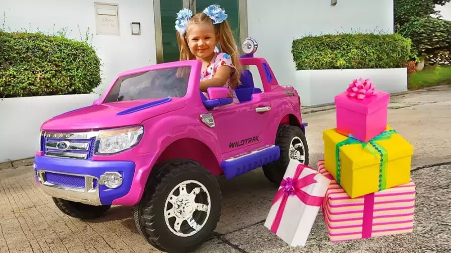 برنامه کودک دیانا و روما | دیانا و اسباب بازی های جدیدش