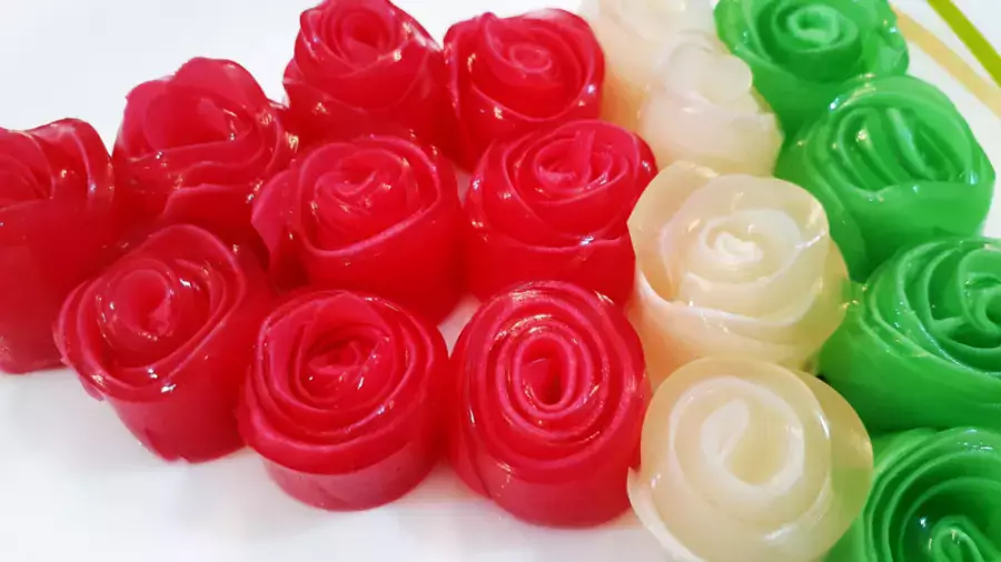 دسر خوشمزه یلدایی: ژله گل، زیبا و دلپذیر برای شب یلدا