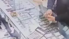 لحظه سرقت از طلافروشی توسط زن و مرد جوان در بیرجند!