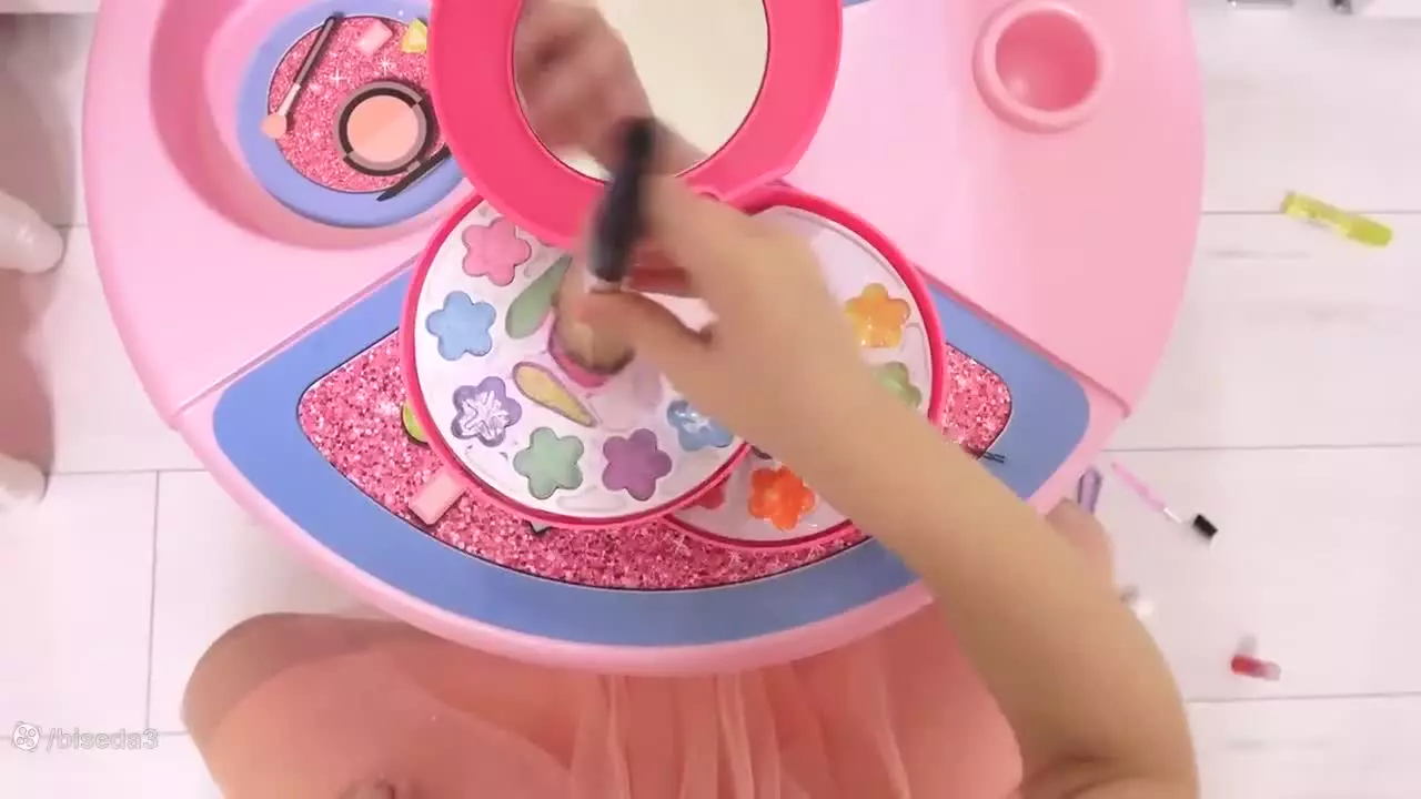 شاهزاده خانم کوچک: آرایش جادویی ایوا در دنیای دیو و دلبر