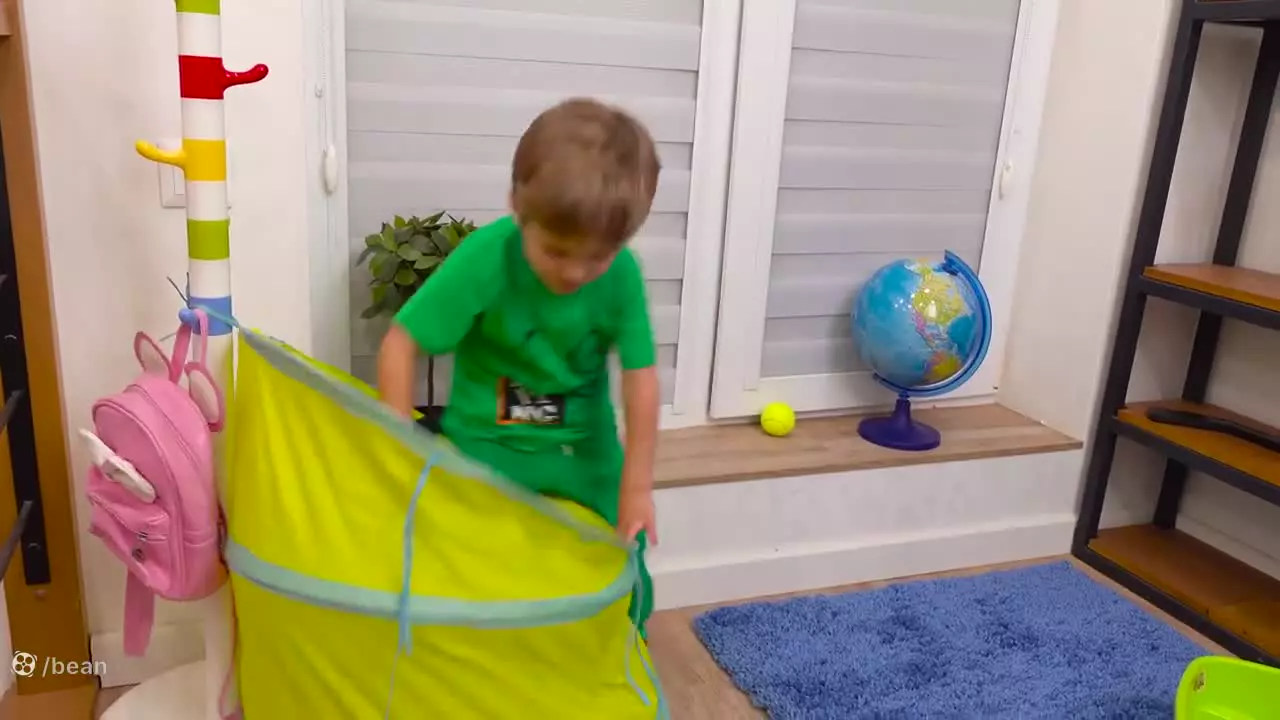 چالش‌های مدرسه با ایوا و مامان: لحظات خنده‌دار و آموزنده!