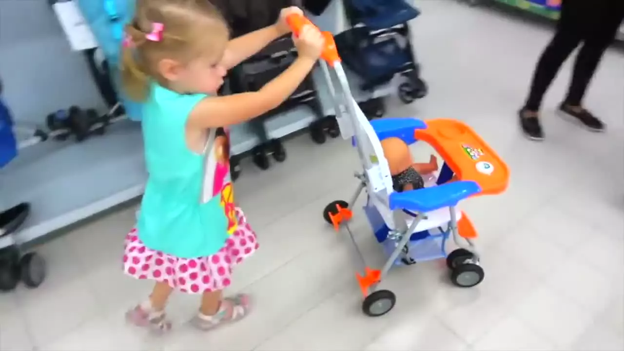 کودکی پر از سرگرمی با ناستیا و بابایی: فروشگاه بازی‌های شاد