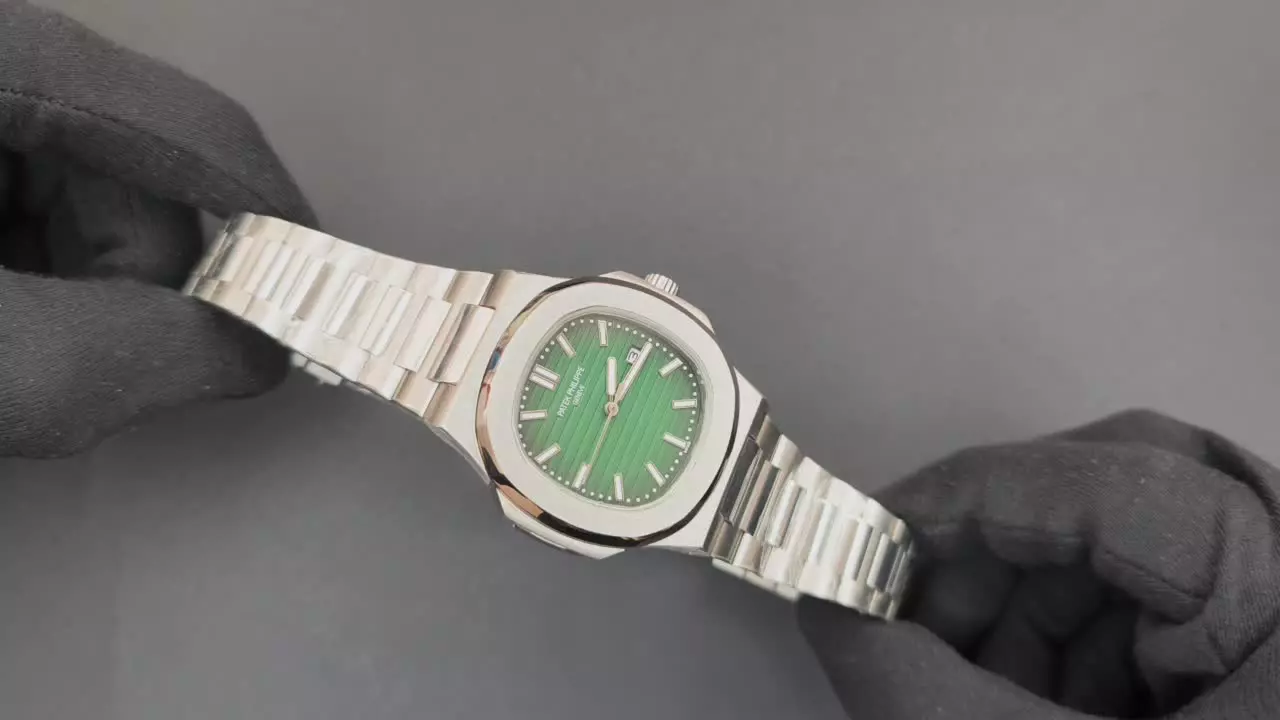 ساعت مردانه پتک فیلیپ ناتیلوس لوکس آویز