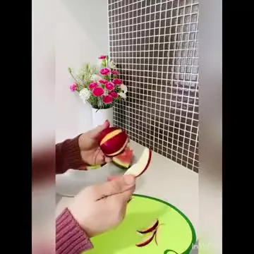 ترفندهای خلاقانه برای سفره آرایی شب یلدا با میوه‌های زیبا