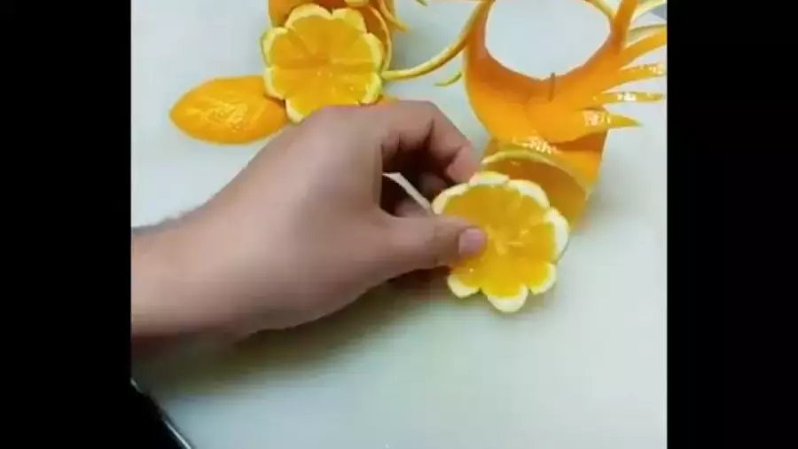 تزیین سفره یلدا با پرتقال: جذابیت و زیبایی در هر برش