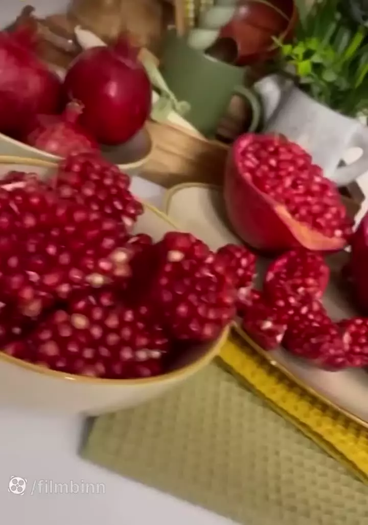 پذیرایی شگفت‌انگیز شب یلدا: تکنیک‌های میوه‌آرایی انار