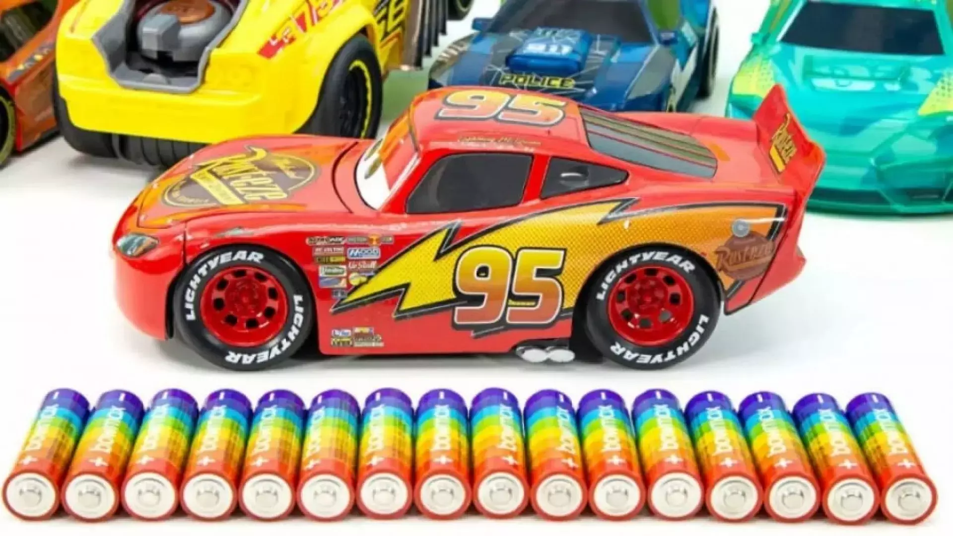 سرعت باور نکردنی مک کویین در ماشین بازی مسابقات کودکانه جدید