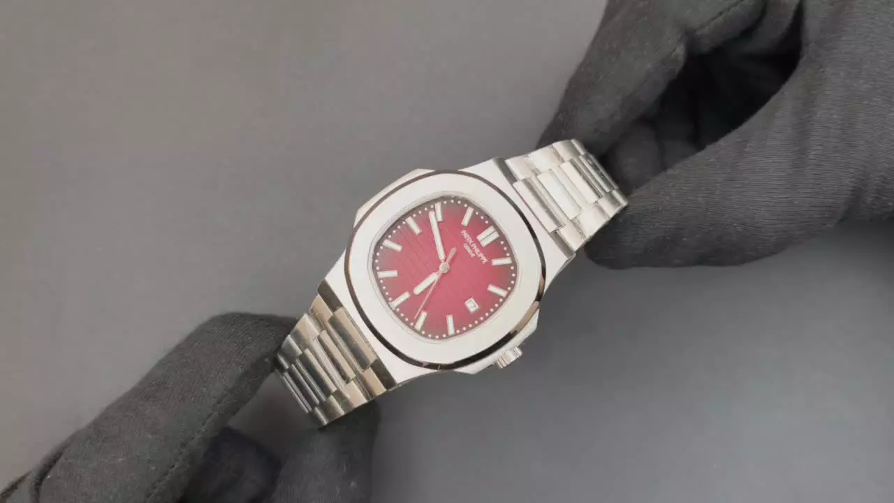 ساعت مردانه پتک فیلیپ ناتیلوس لوکس آویز