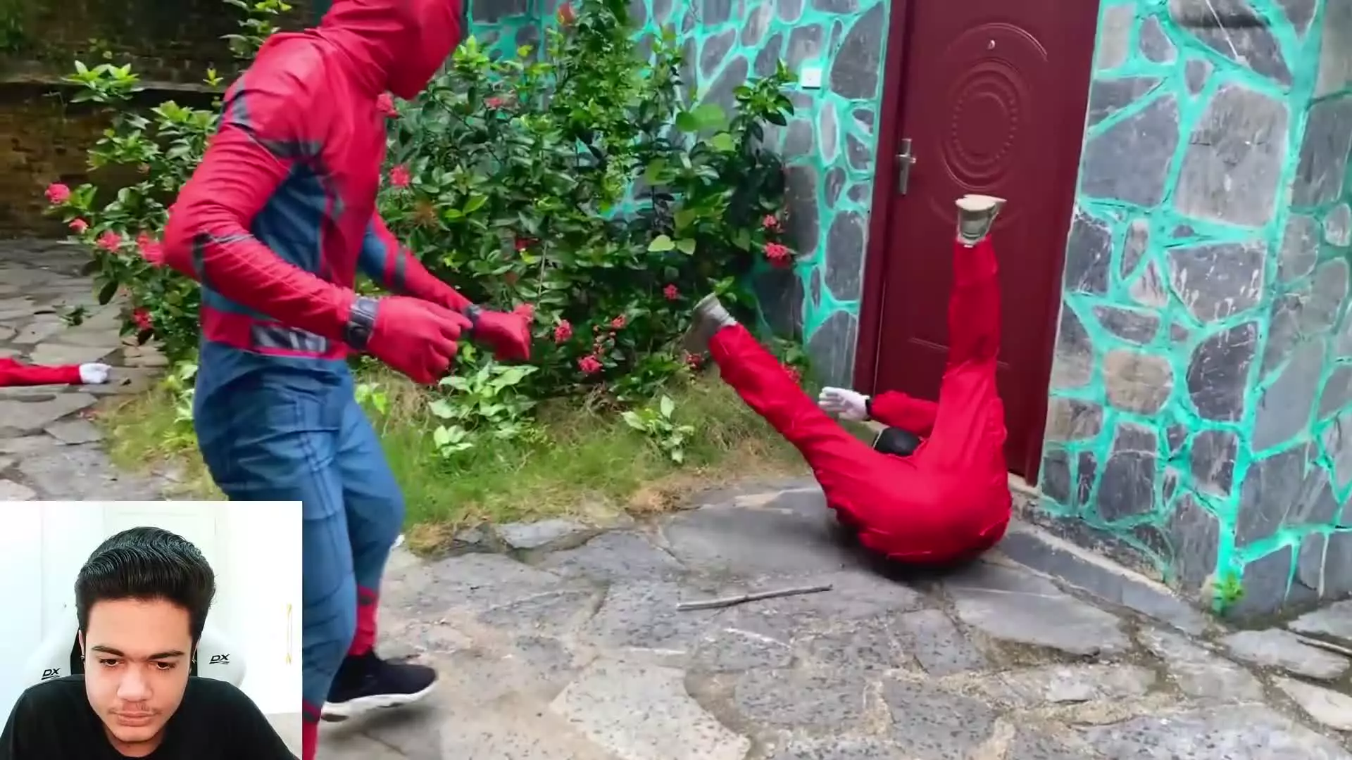 قسمت ۳ مرد عنکبوتی: چگونه ونوم زندگی تیم را تغییر می‌دهد؟