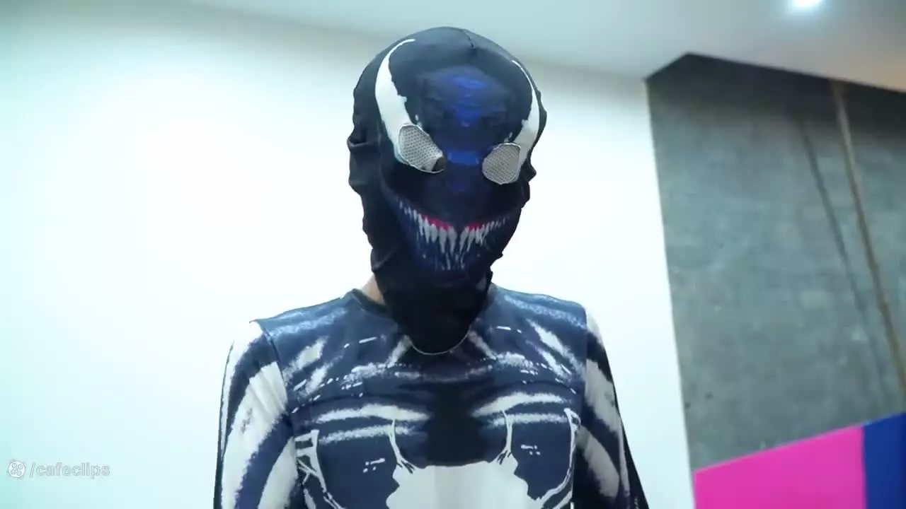 مرد عنکبوتی در دنیای واقعی: ماجراجویی‌های اکشن زنده!