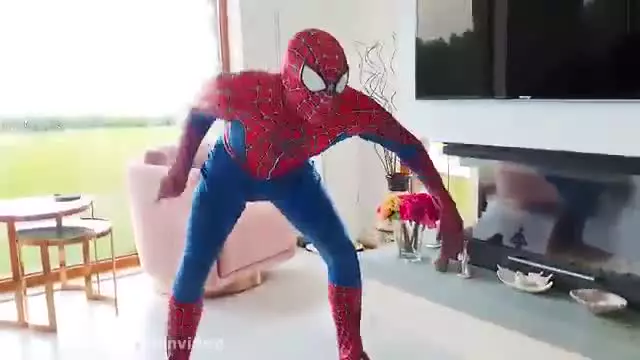 آدریانا: وقتی مرد عنکبوتی وارد می‌شود، چه اتفاقی می‌افتد؟