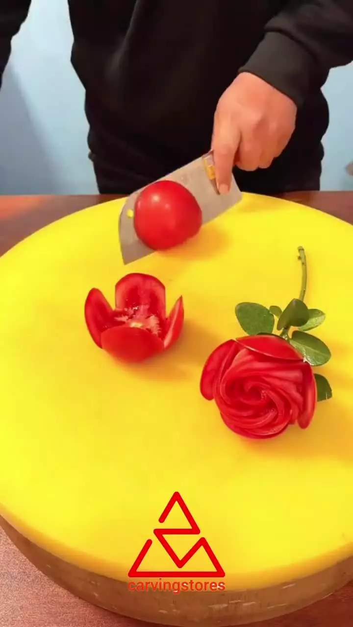 گل رز با گوجه