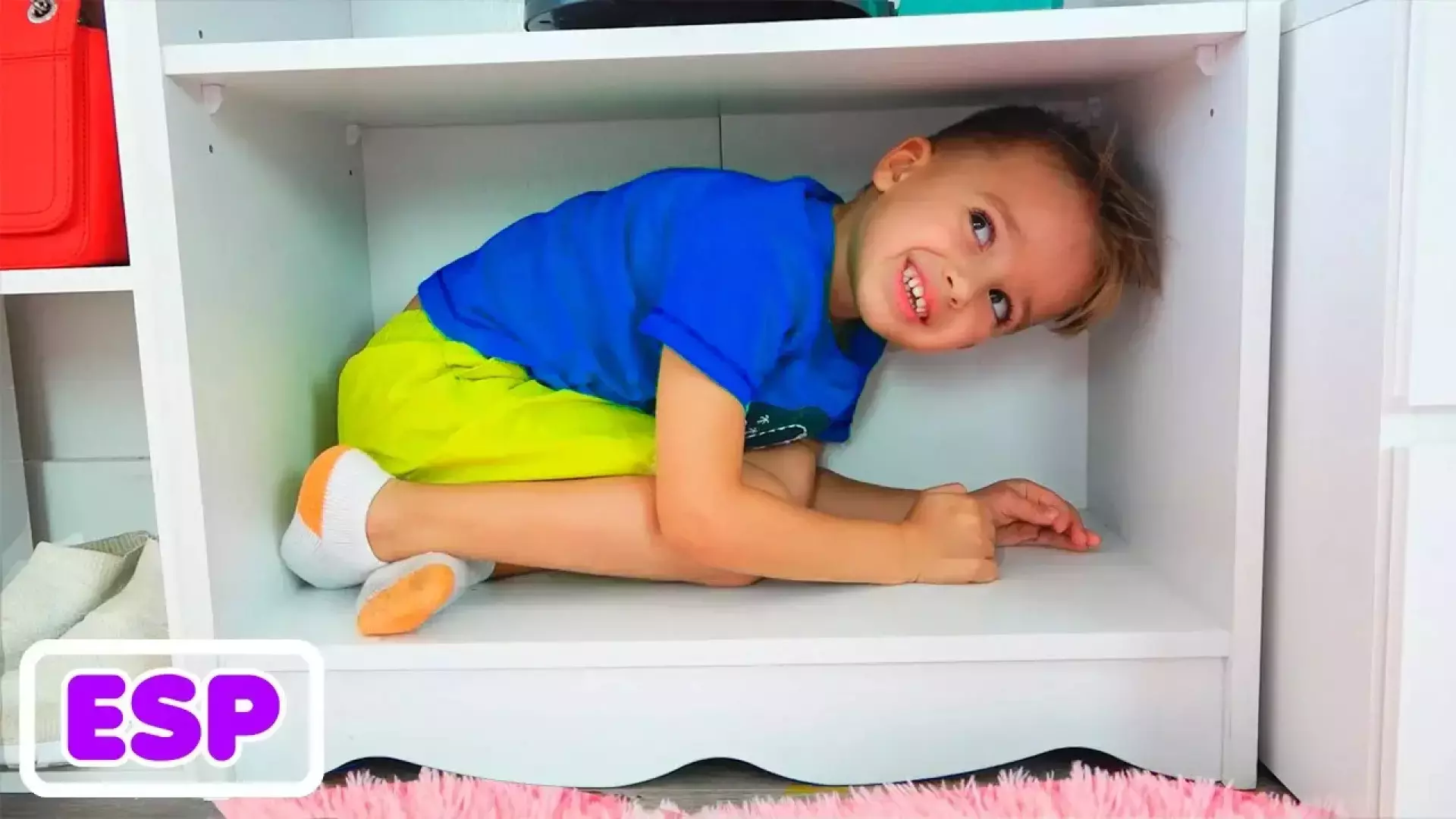 کودک ولاد و نیکی ، بازی خنده دار قایم موشک ولاد نیکی با مامان ، کودک سرگرمی