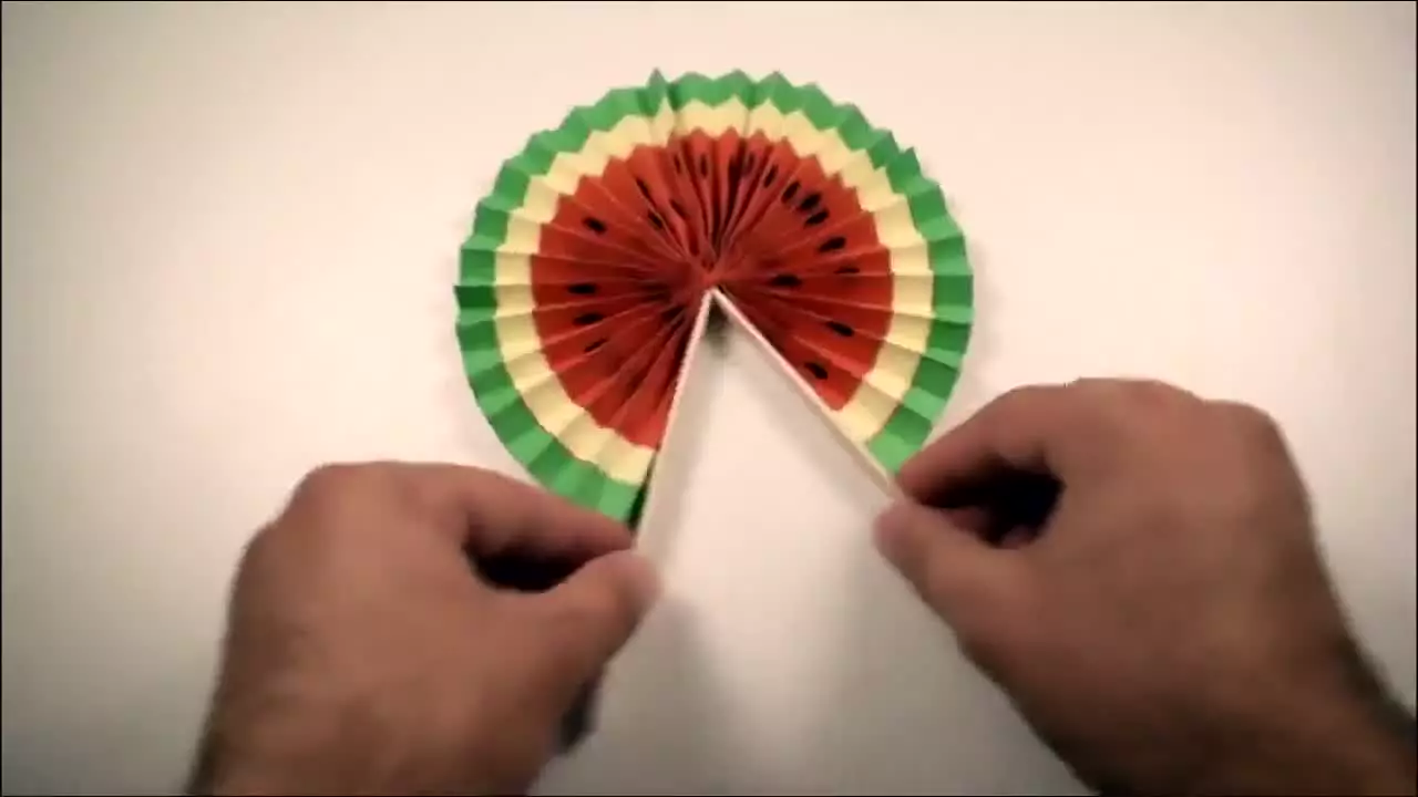 آموزش اوریگامی هندوانه: کاردستی جذاب برای شب یلدا