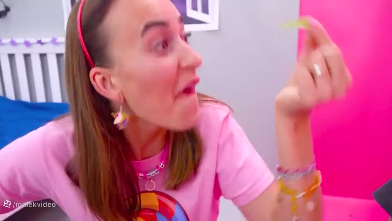 ولاد و نیکی خنده دار ؛؛ ولاد و نیکتیا شو ؛؛ ماشین صورتی دخترانه ولاد و نیکیتا