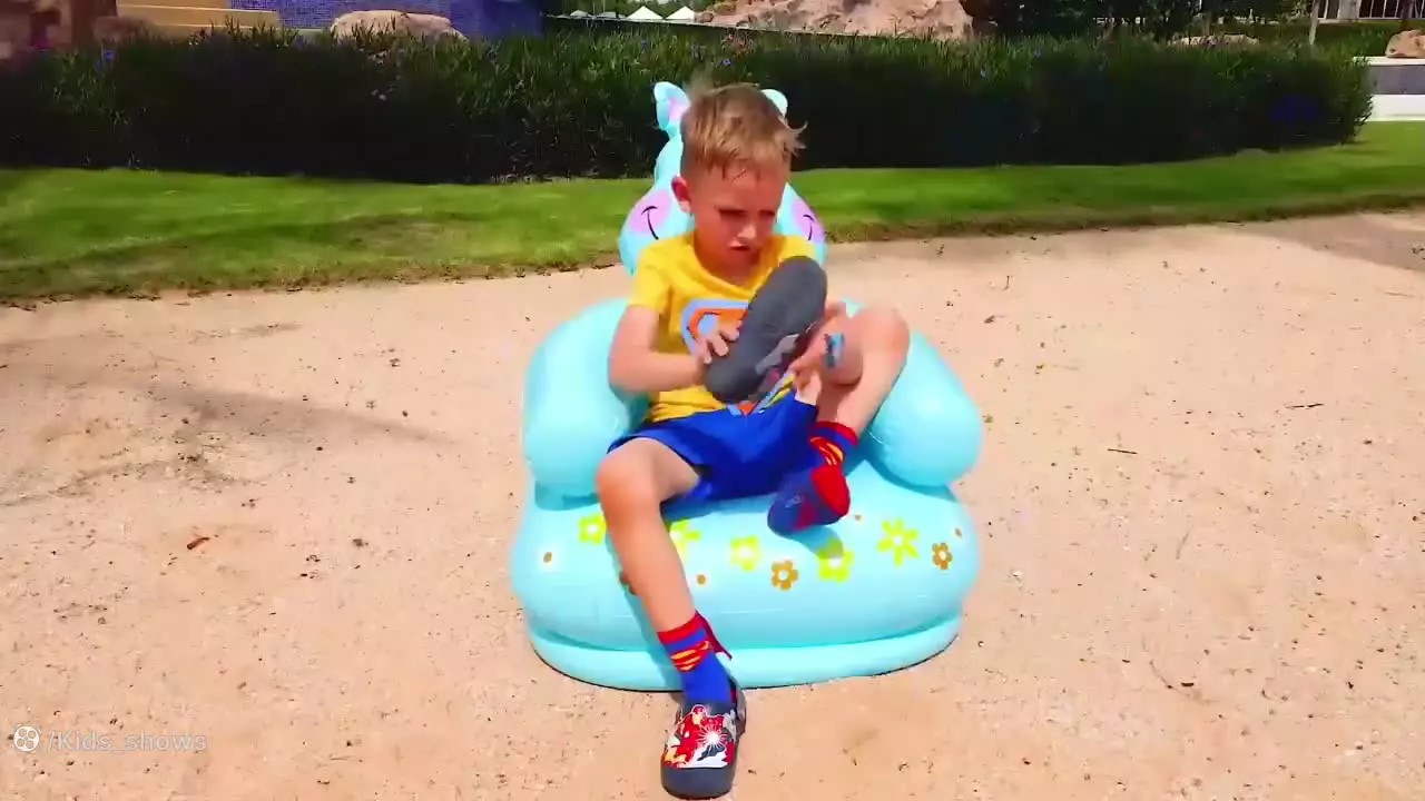 ولاد - ولاد و نیکی - چالش خنده دار در مدرسه - برنامه کودک ولاد و نیکی