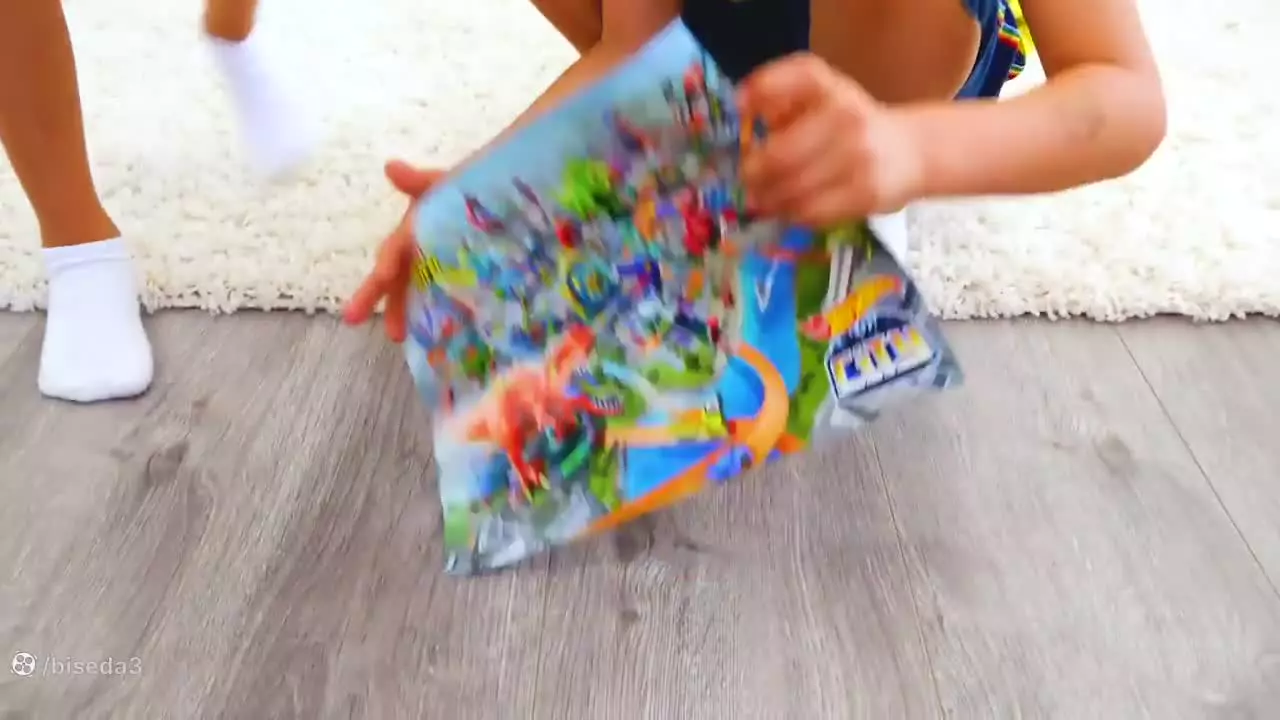 ولاد و نیکی جدید - ولاد و نیکی با ماشین ها بازی میکنند -  ولاد و نیکی خنده دار