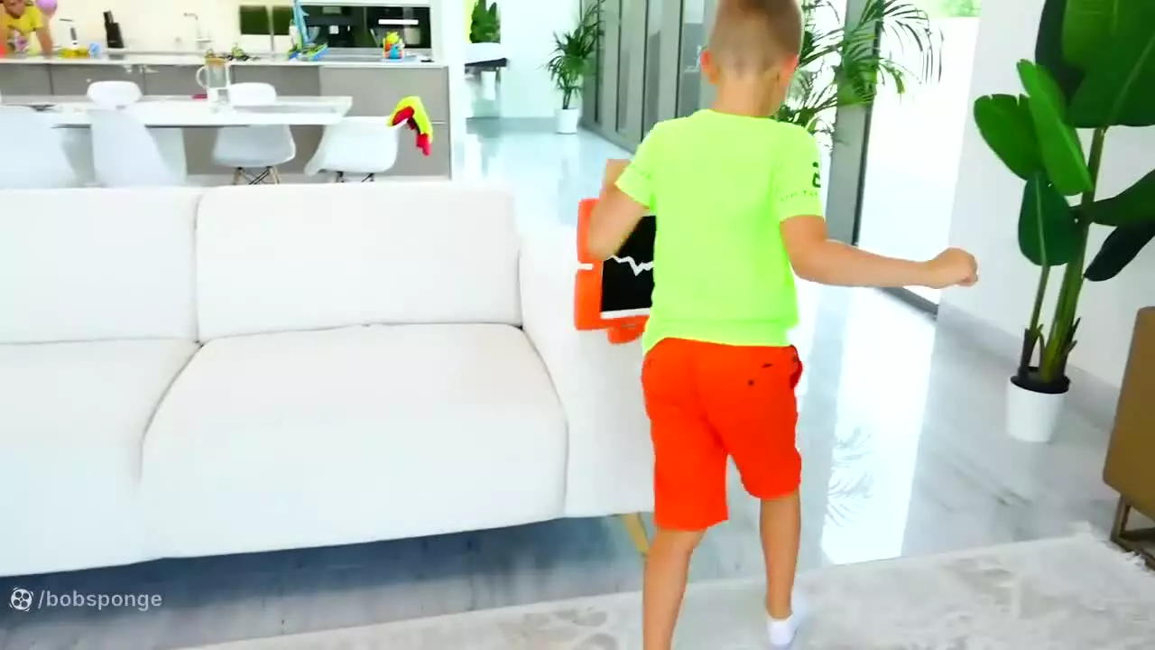 ولاد و نیکی؛ داستان خنده دار ولاد و مامان با نوار چسب؛ ولاد و نیکیتا