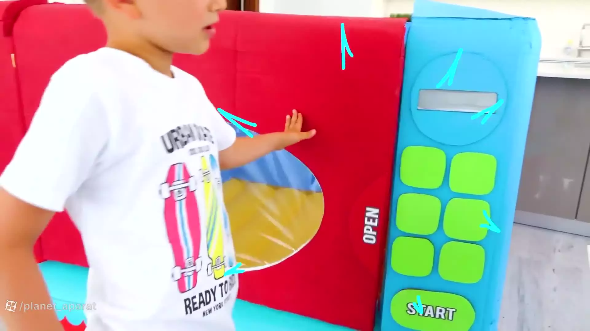 برنامه کودک ولاد و نیکی - رقابت خنده دار نیکی و ولاد - سرگرمی