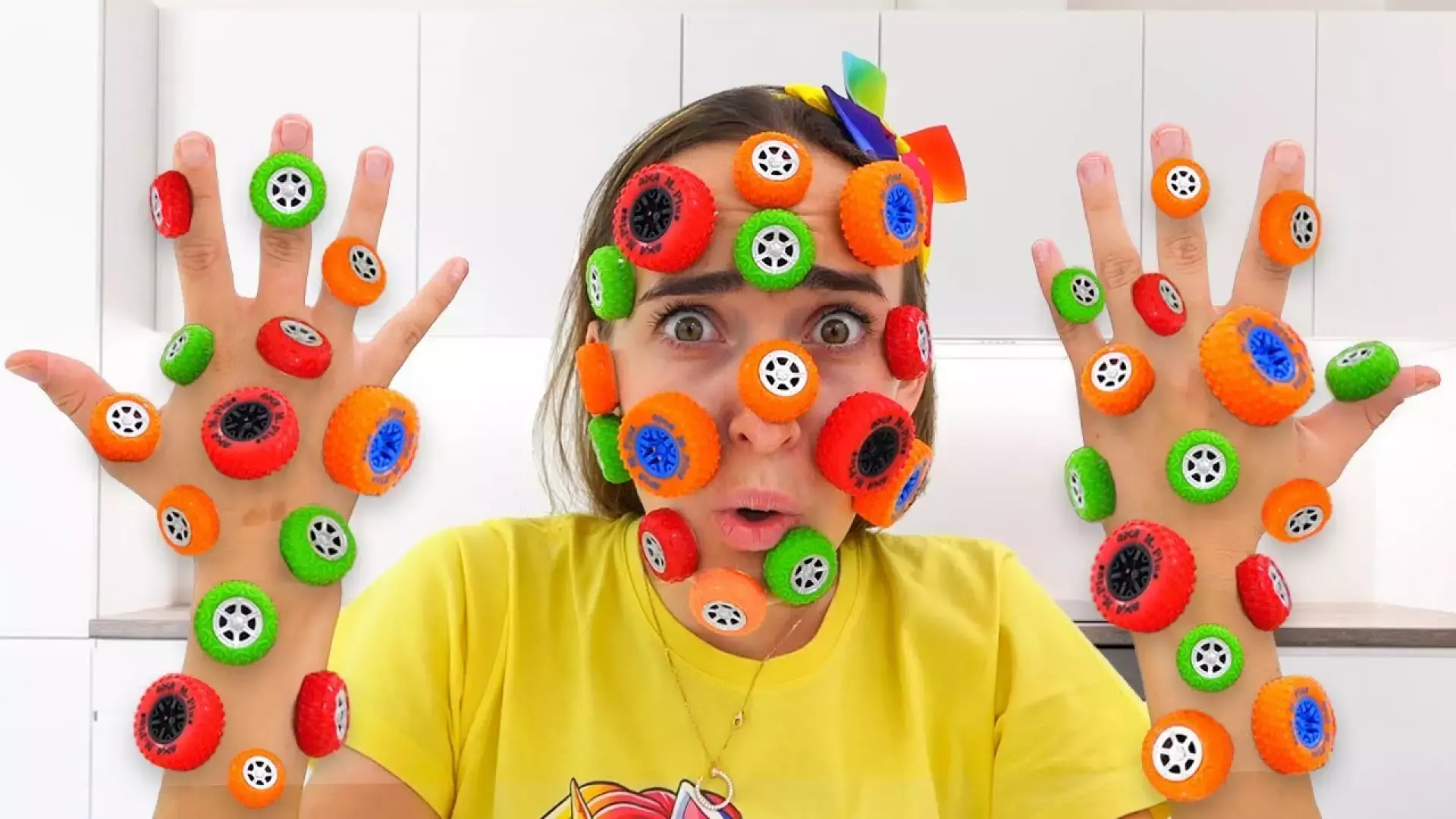 ولاد و نیکی خنده دار - ولاد و نیکتیا جدید - اسباب بازی ها روی صورت مادر گیر کرده