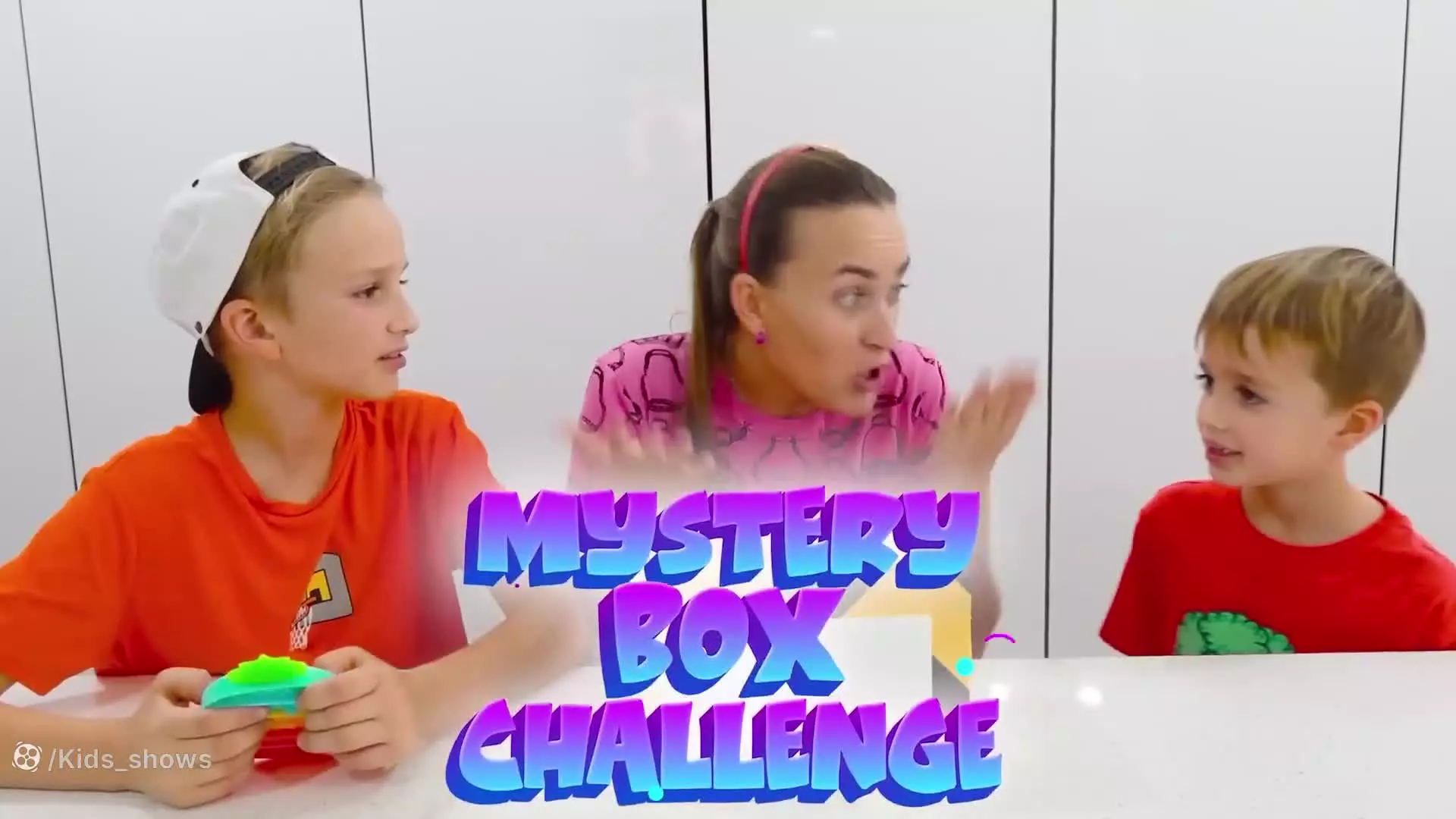 ولاد و نیکی خنده دار - ولاد و نیکتیا شو - موتور سواری ولاد و نیکیتا