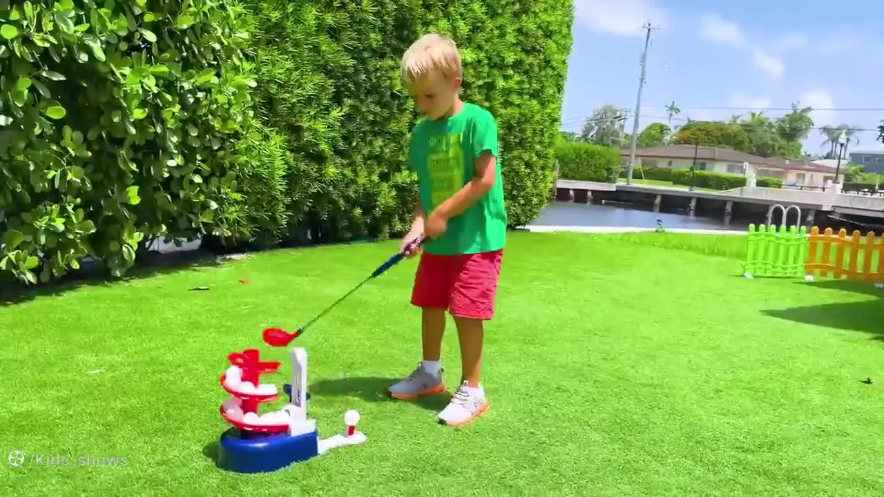 ولاد - ولاد و نیکی - چالش خنده دار لیوان های رنگی - برنامه کودک ولاد و نیکی