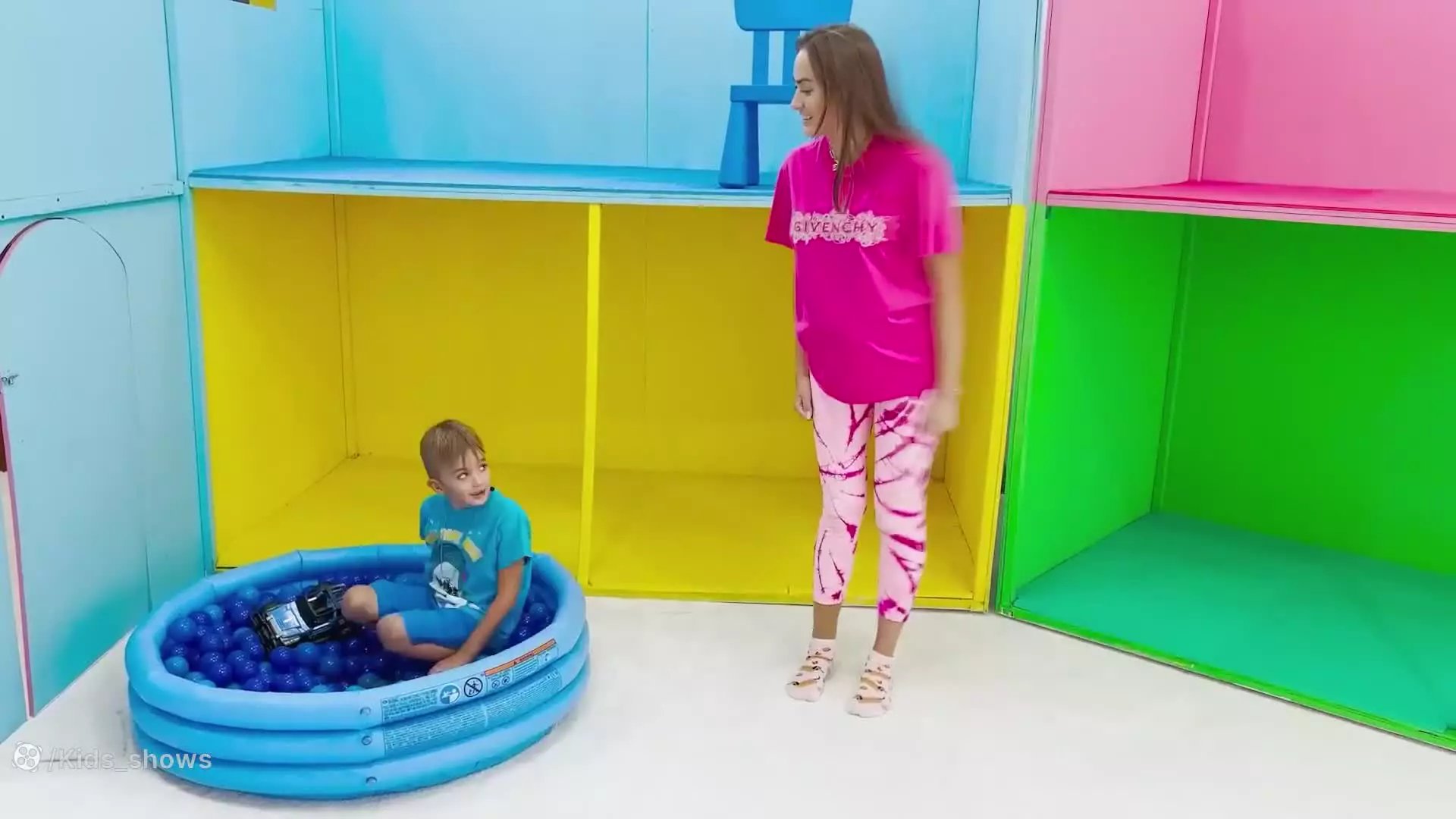 ولاد - ولاد و نیکی - کارتون ولاد و نیکی جدید خنده دار  چالش سرگرمی خونه سازی