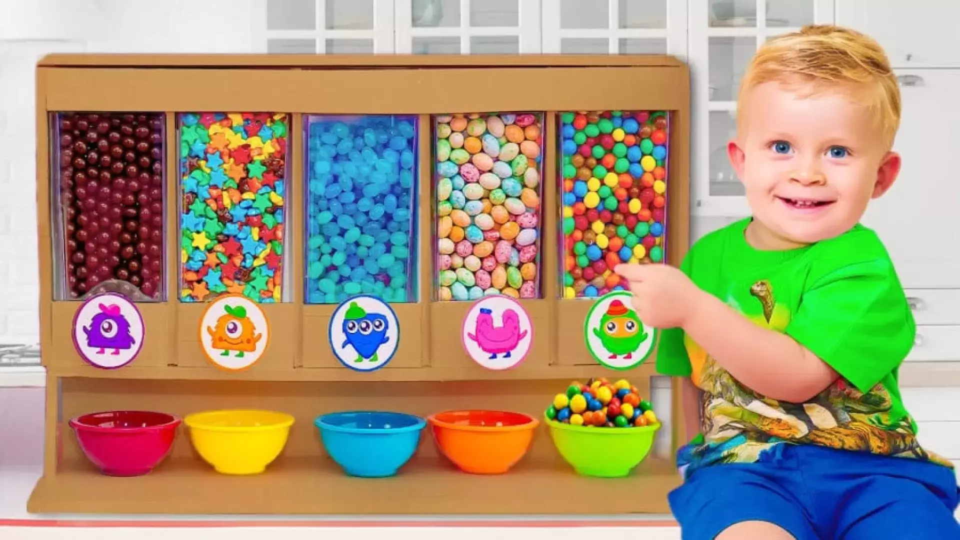 دیانا و روما در چالش پلیس بازی: ماجراجویی جدید!