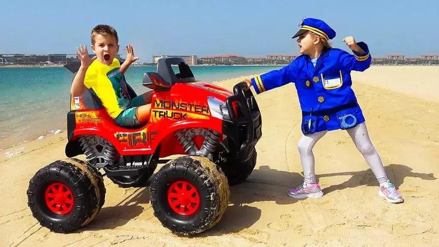 برنامه کودک دیانا و روما: داستان جدیدی از پلیس بازی و ماجراجویی در ساحل!