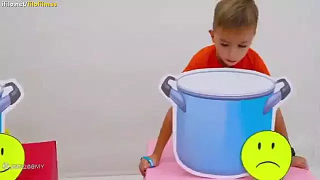 چالش‌های خنده‌دار ولاد و نیکی: سرگرمی برای کودکان