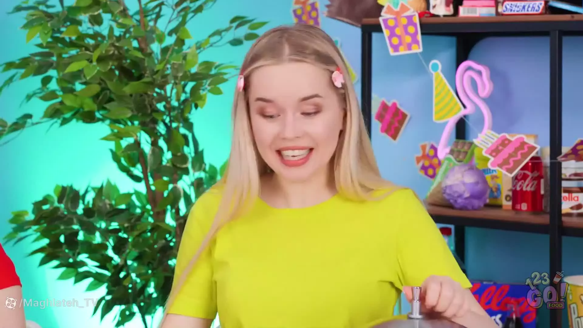 چالش غذایی اسمرفود: تجربه‌ای خنده‌دار و چالش‌برانگیز! چالش دندان درد