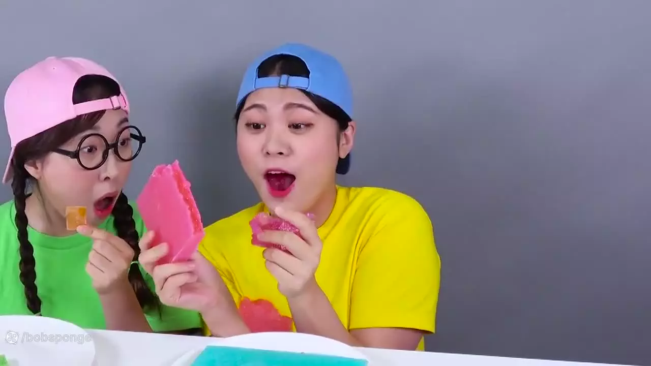 ژله غول بزرگ در برابر ژله کوچک: چالش غذایی جدید دونا!