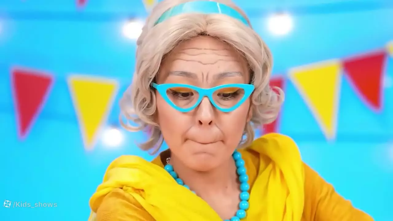 چالش‌های خوراکی: تجربه‌های جذاب اسمرفود و موکبانگ! خوراکی قرمز آبی