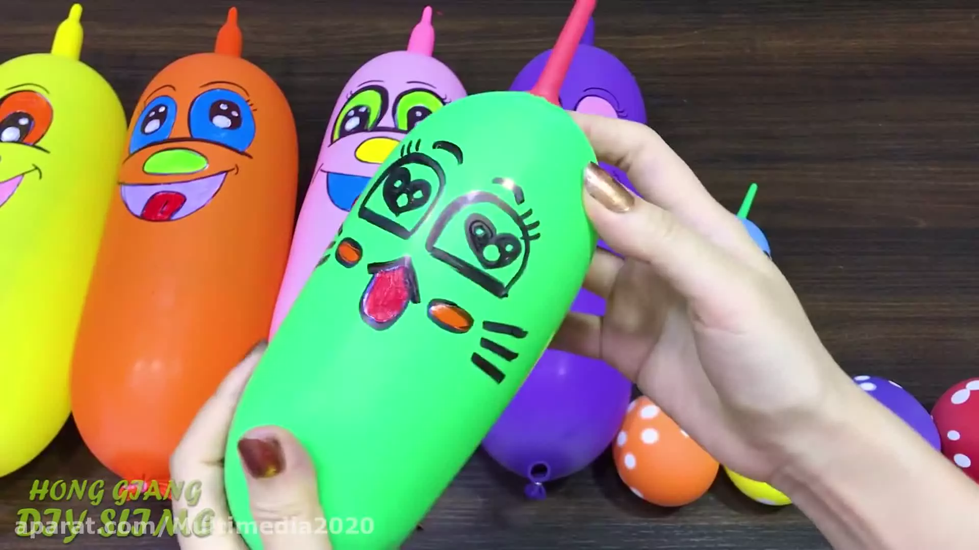 درست کردن کرانچی اسلایم با بادکنک های خنده دار