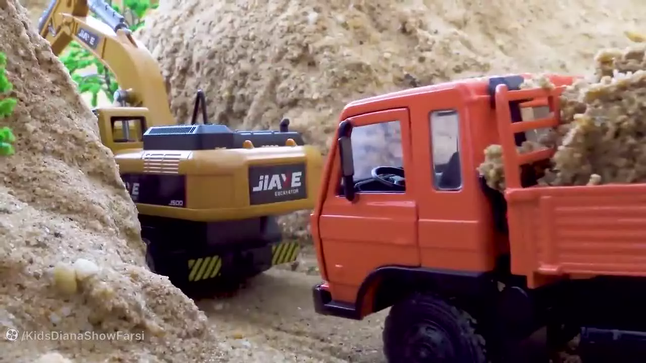 ماشین کمپرسی/ بیل مکانیکی/ ماشین اسباب بازی / داستان خنده دار جدید روی شن و ماسه